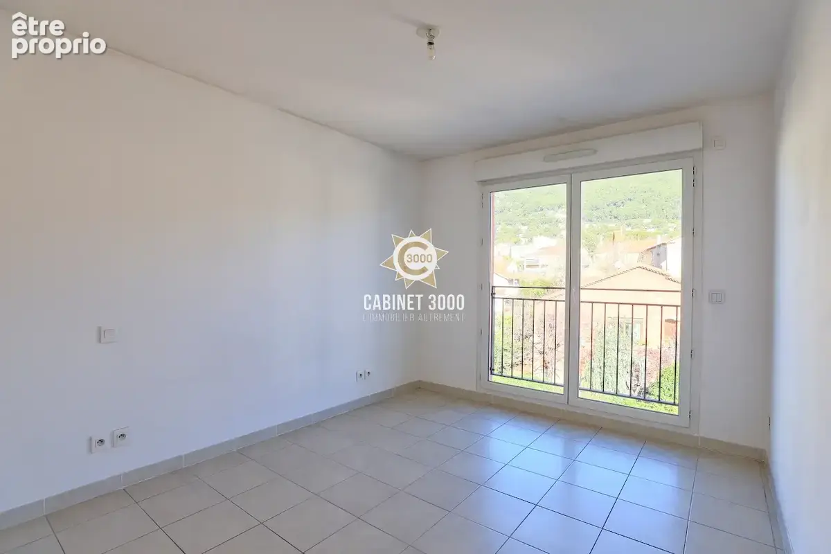 M2324 - TOULON - Brunet - Appartement T3 - Dernier étage - Terrasse -  Garage - photo 7