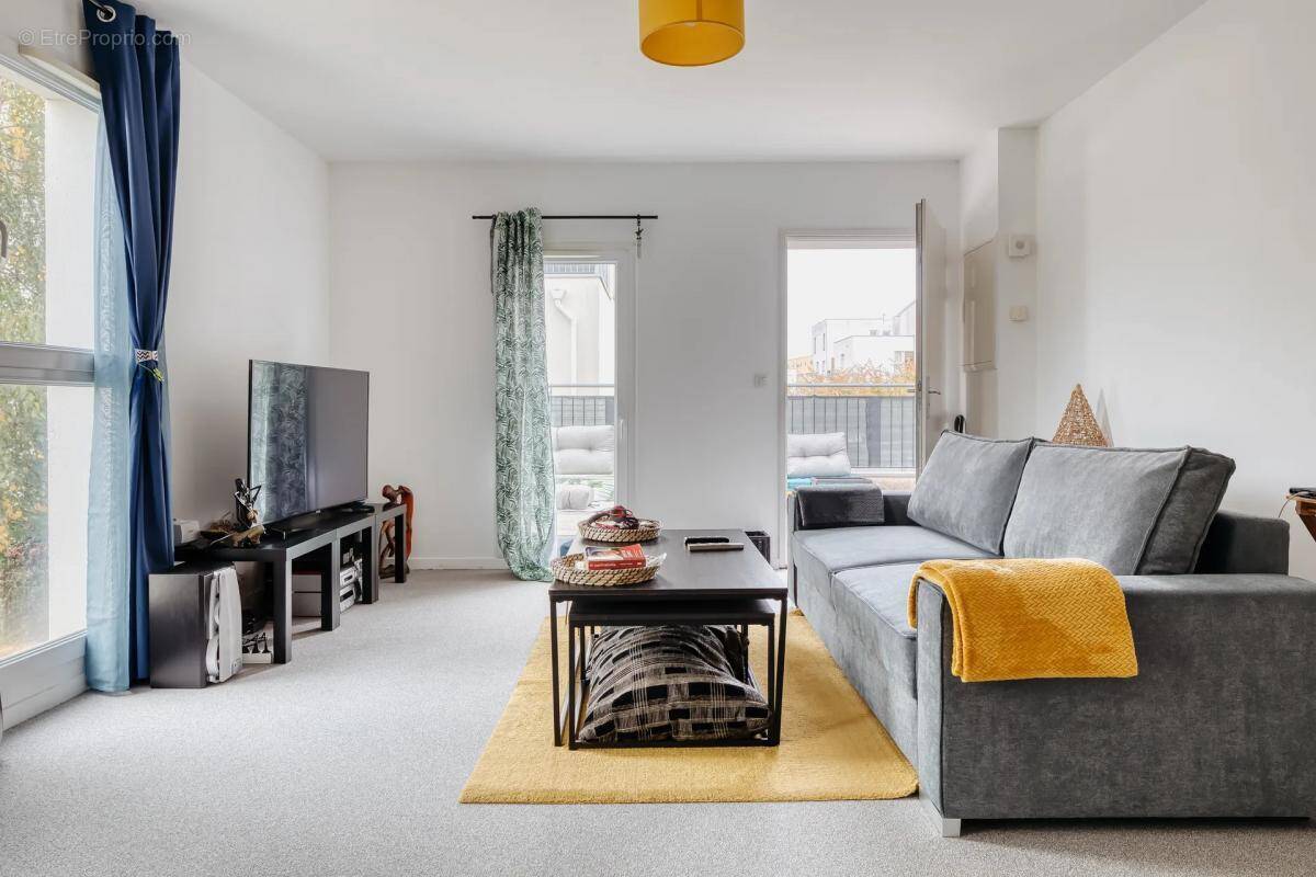 Appartement à VAL-DE-REUIL