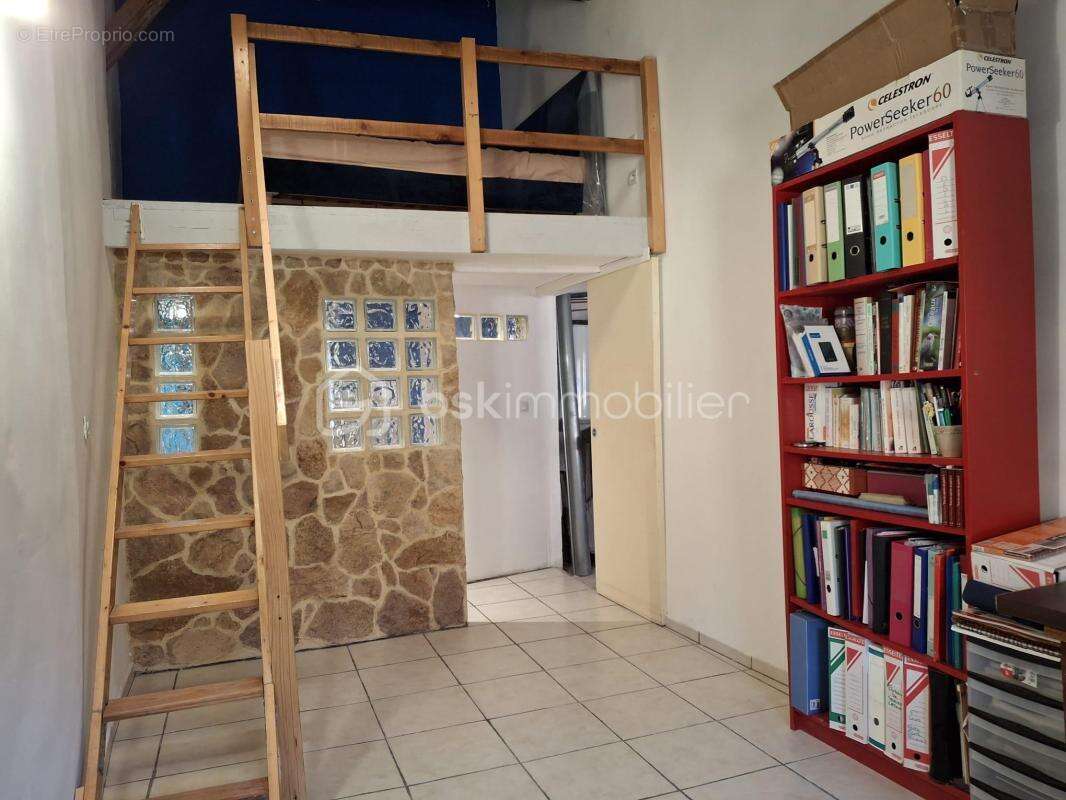 RARE – Grande maison de village 203 m² + local commercial + terrasse – Saint-Chamas Port - photo 9