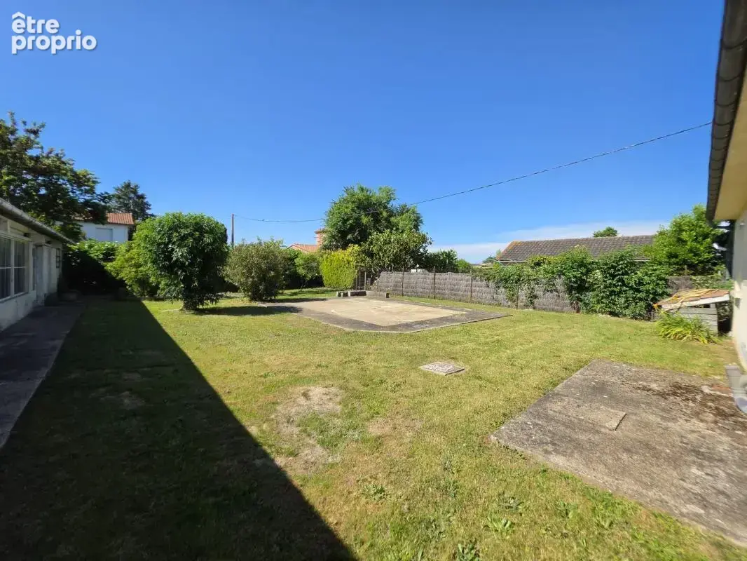 Maison Saint Pierre D'eyraud 8 pièce(s) 159 m2 avec garage de 424m2 - photo 15