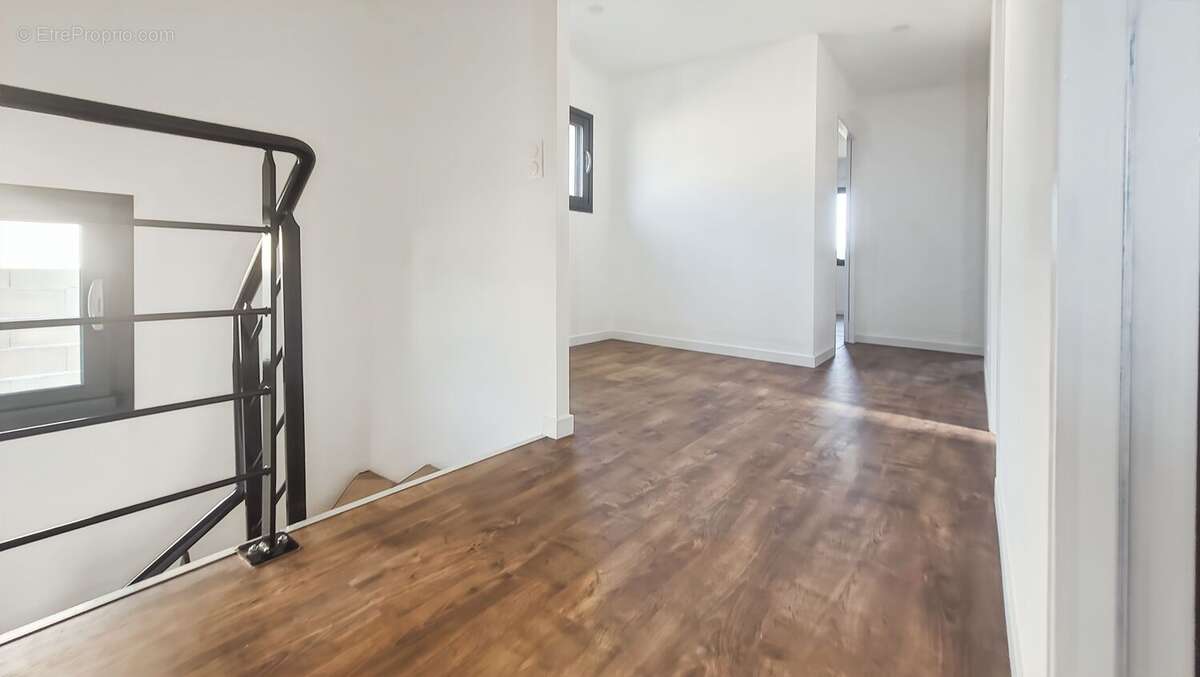 Maison 114 m² à Isse  - photo 9