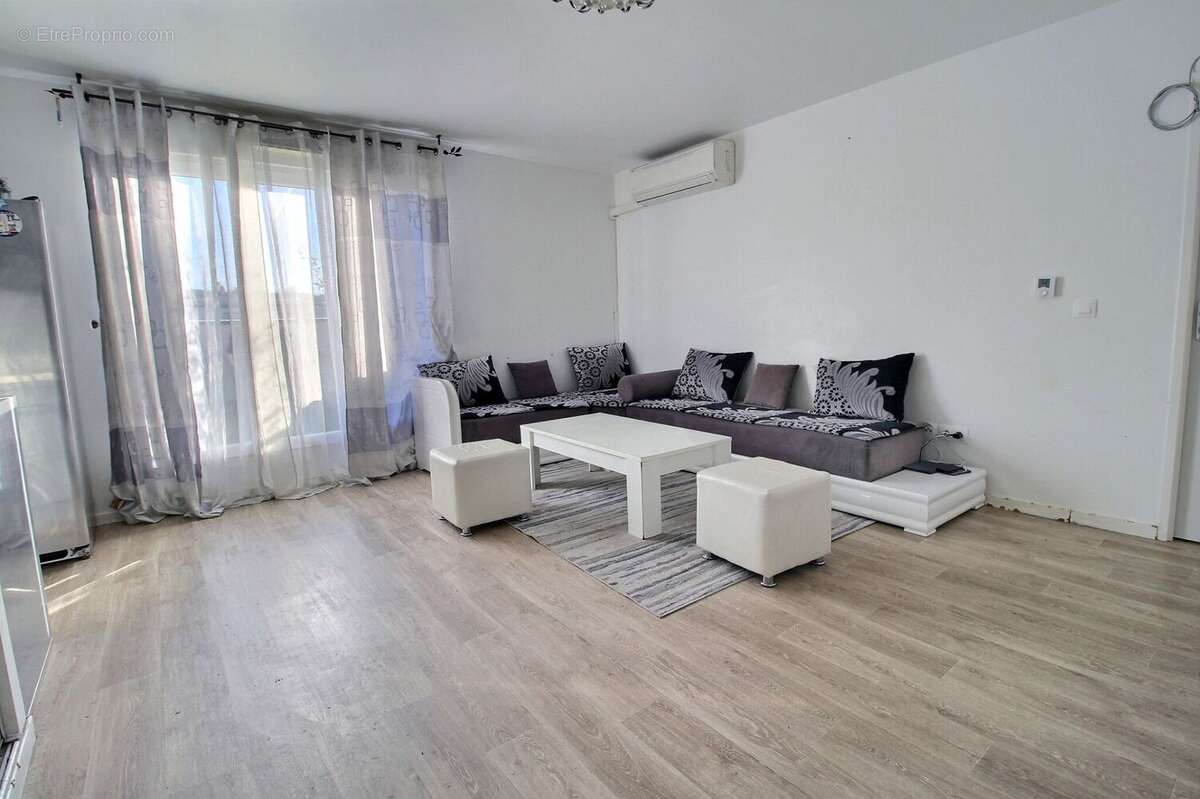 Appartement à CORBEIL-ESSONNES