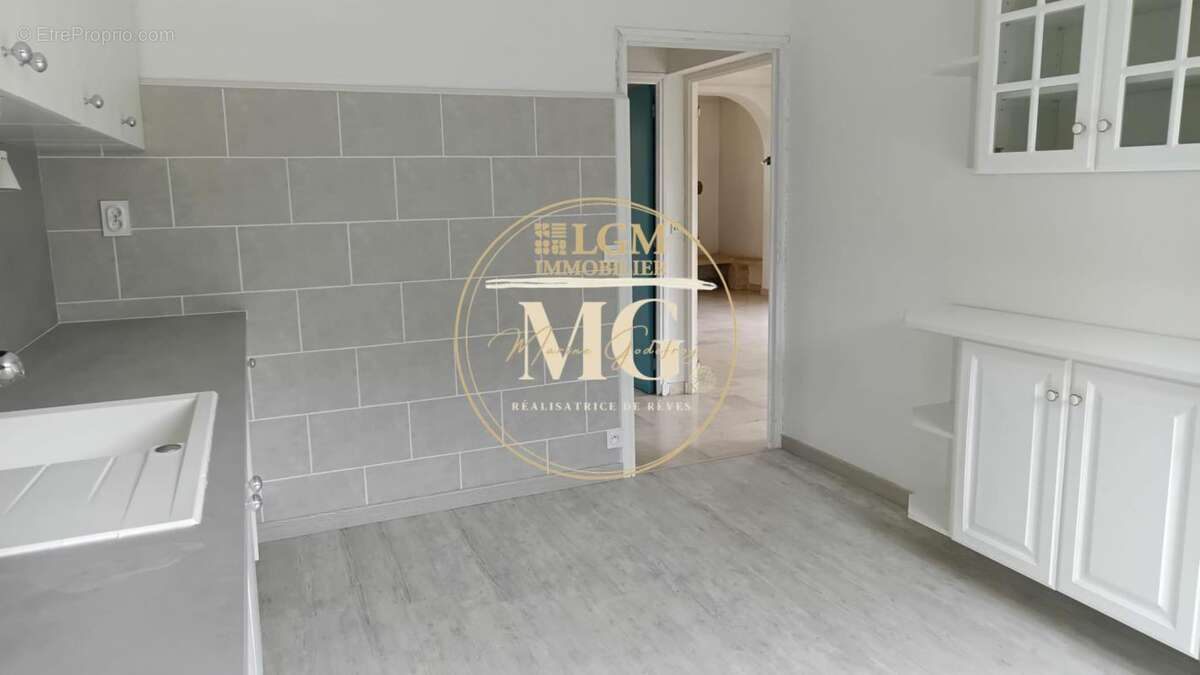 Appartement à MAUGUIO