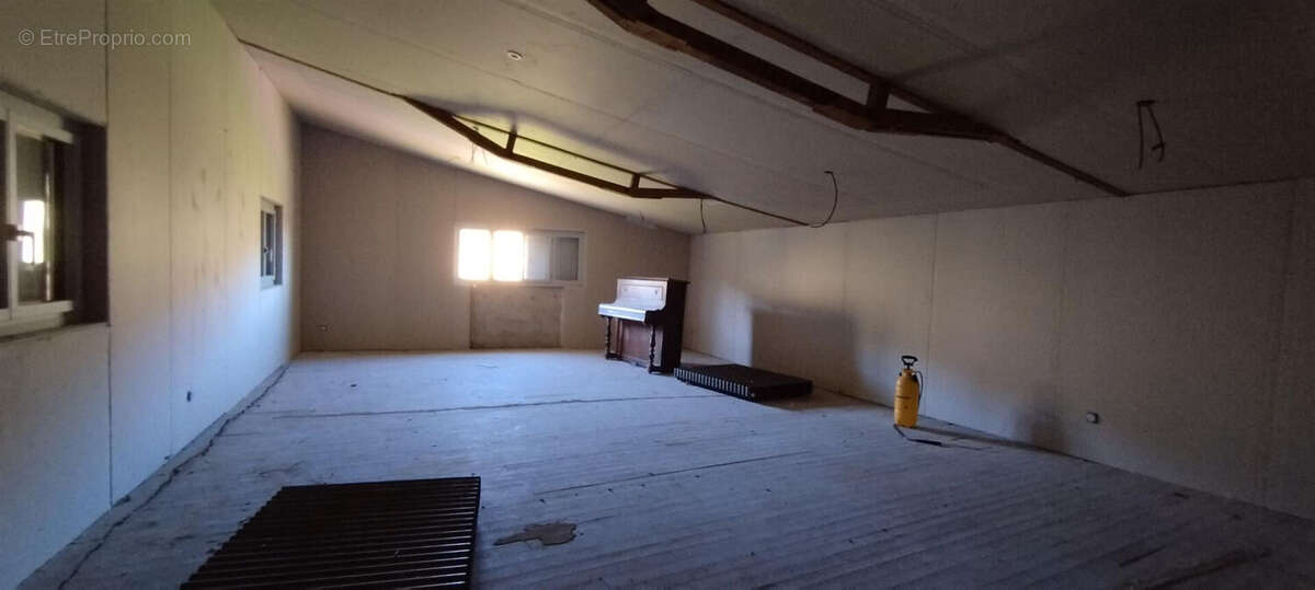 Maison à FEUGAROLLES