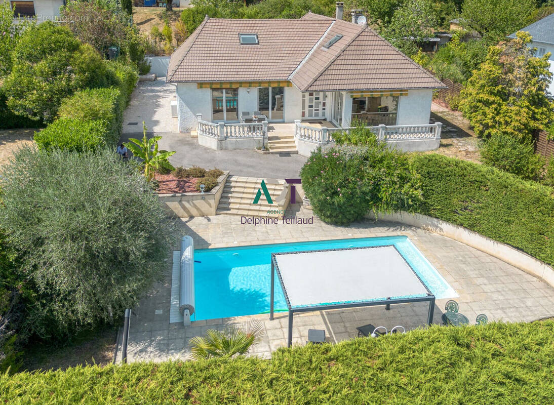 Maison à MEYLAN