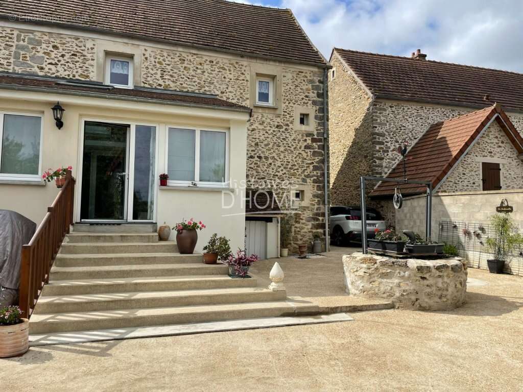 Maison à ROZAY-EN-BRIE