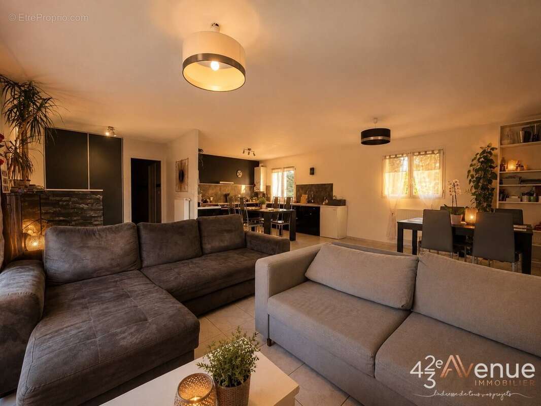 Maison 119 m² à Chevrieres  - photo 3