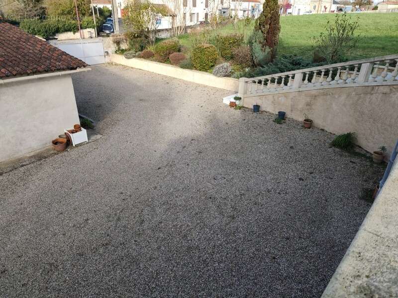 Maison à LA COURONNE