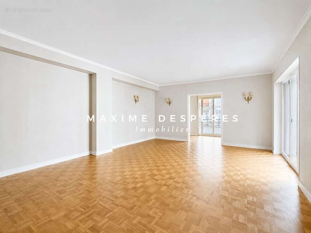 Appartement à NEUILLY-SUR-SEINE