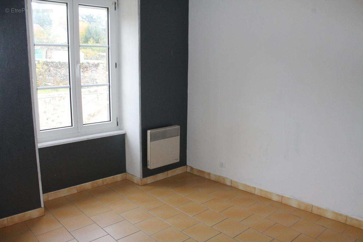 Appartement à FRESNAY-SUR-SARTHE