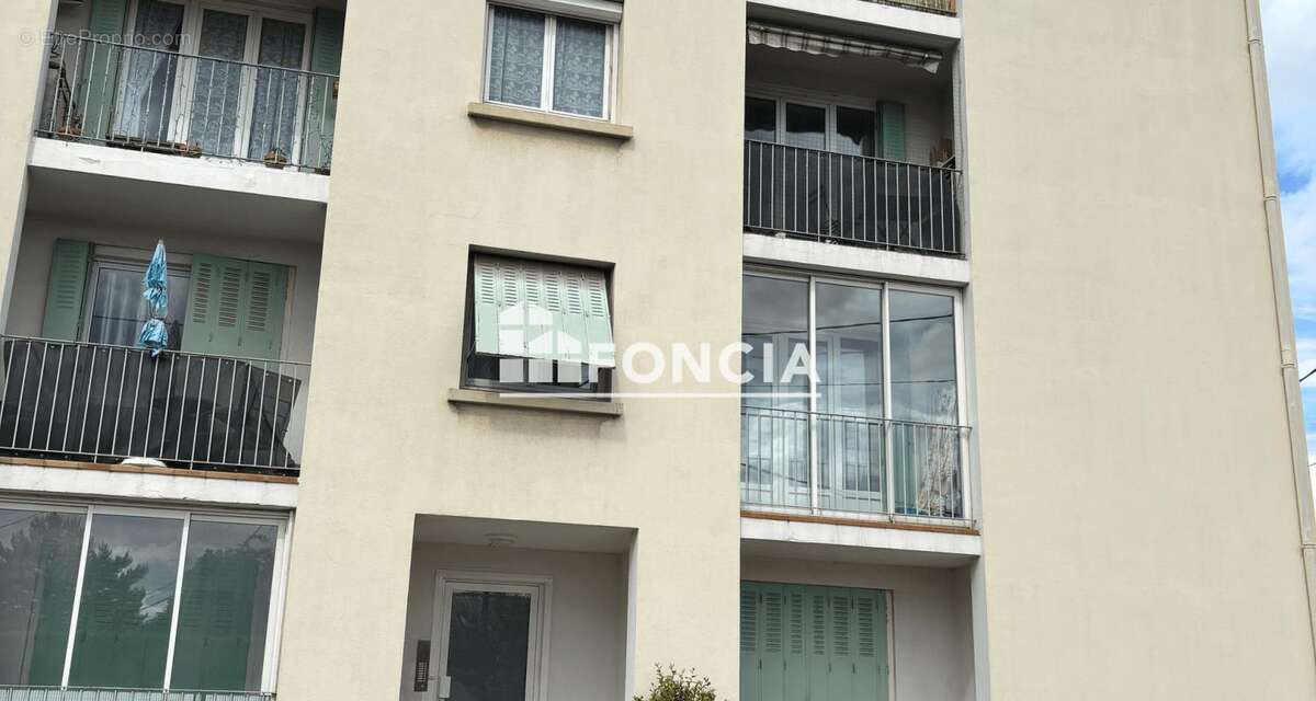 Valence – rue de la luire – t3 traversant 58,60 m² – balcon - cave - quartier résidentiel apprécié - photo 2