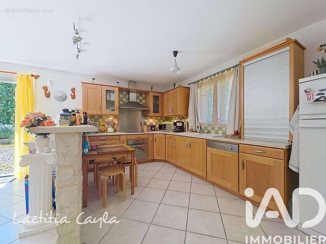 Maison 101 m² à Saint-Privat  - photo 5