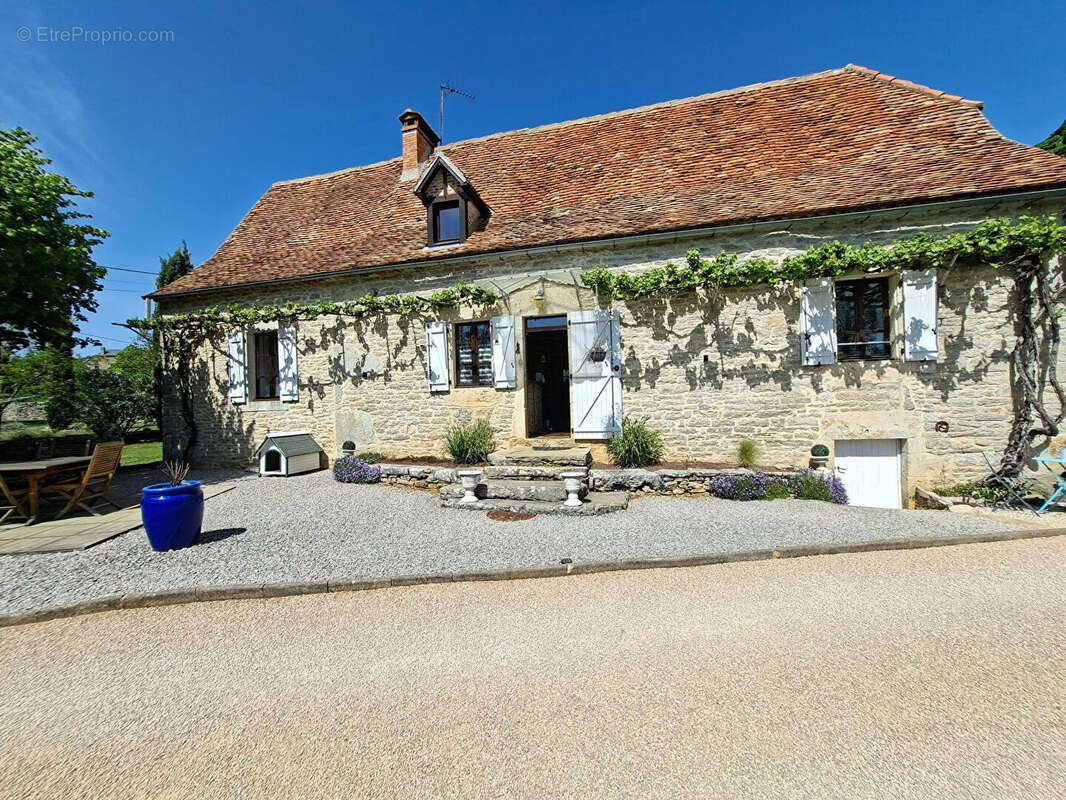 Domaine d'Exception en Quercy : Un Hameau de Pierre au Coeur du Causse de Gramat750 m2 - photo 3