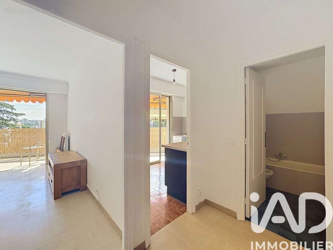 Photo 5 - Appartement à SAINT-LAURENT-DU-VAR