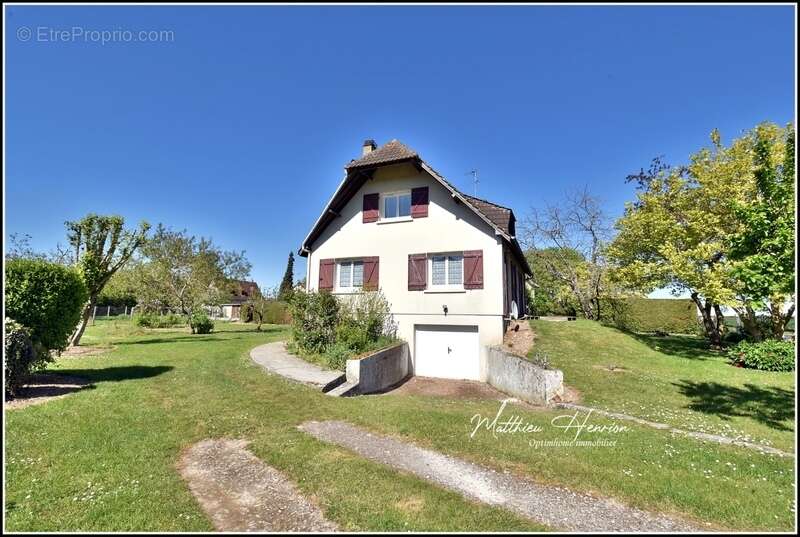 Maison à SYLVAINS-LES-MOULINS