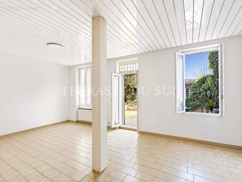 Maison à MARSEILLE-5E