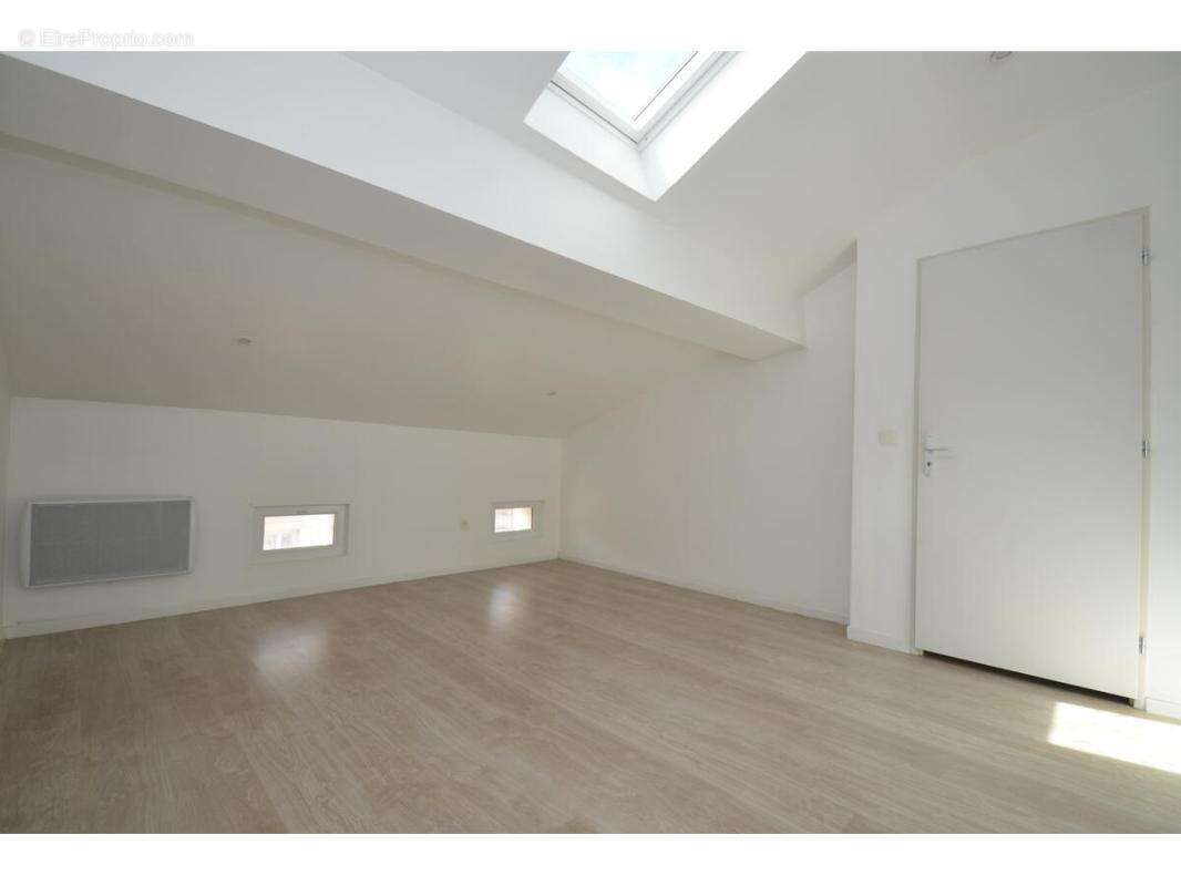 Appartement à COUTRAS