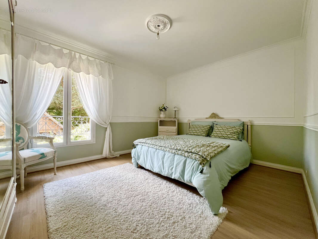 Maison à MONTFORT-L&#039;AMAURY