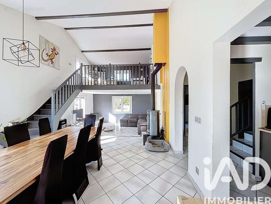 Photo 3 - Maison à SAINT-QUENTIN-FALLAVIER