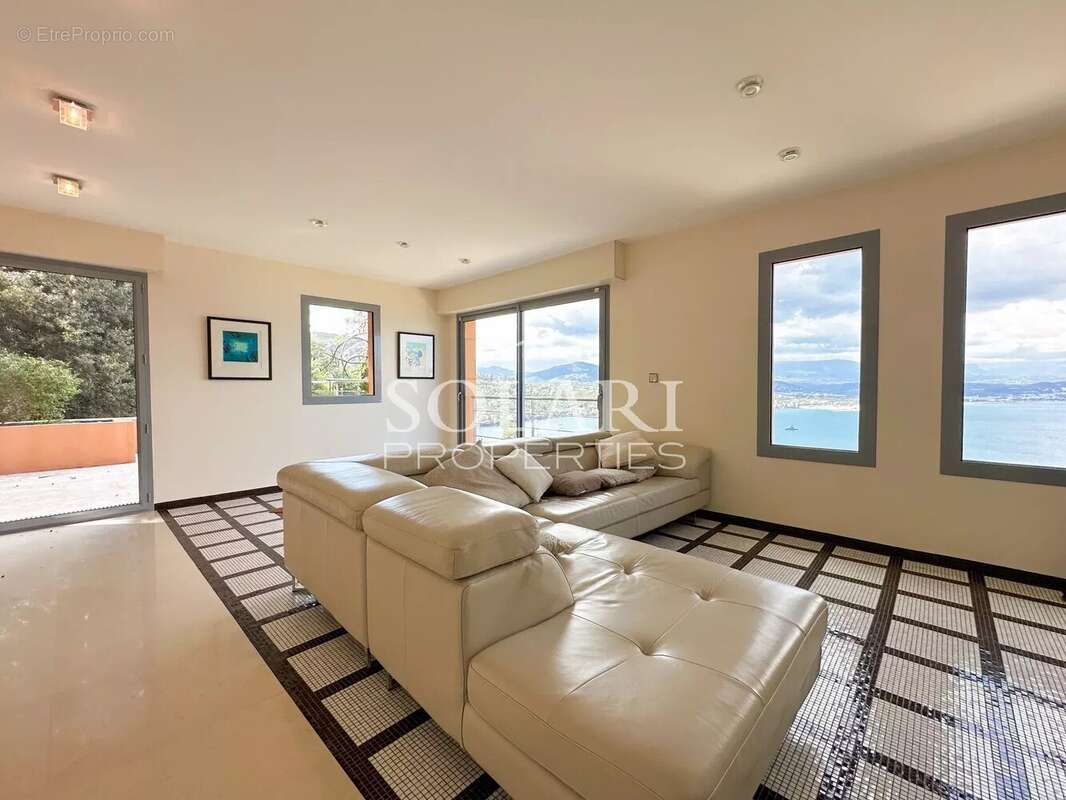 Maison à THEOULE-SUR-MER