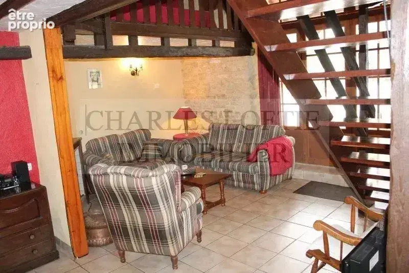 Ancienne ferme avec gîtes et piscine sur 9070 m2 de terrain - photo 6