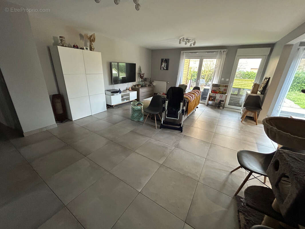 Appartement à CHARBONNIERES-LES-BAINS