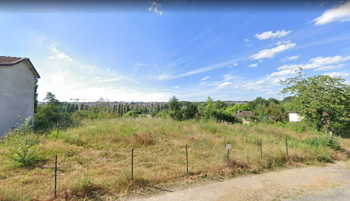 Terrain à LIMOGES