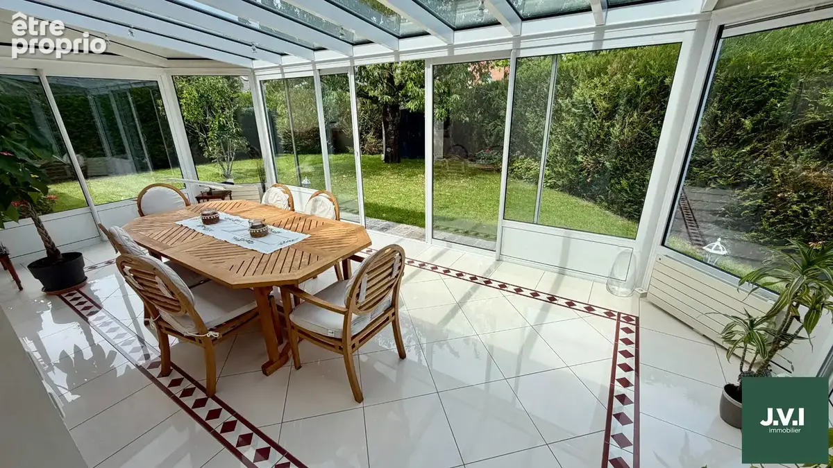 A VENDRE GROSLAY Maison 8 pièces 212 m² - photo 4