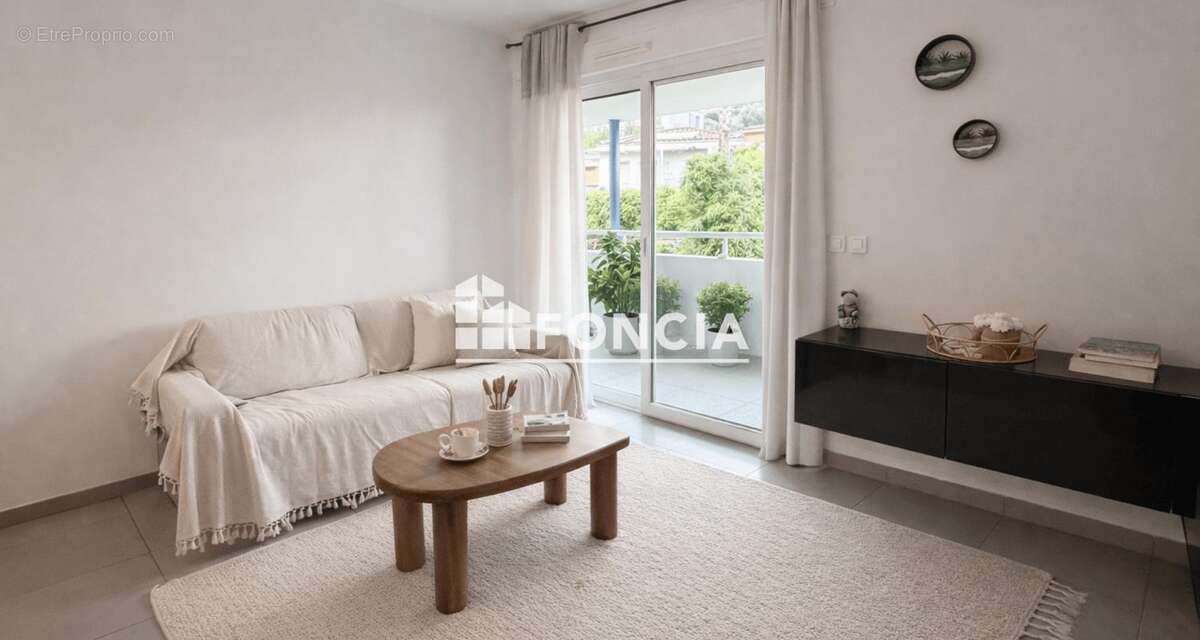 Appartement à VALLAURIS