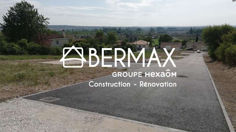 Terrain à LA COURONNE