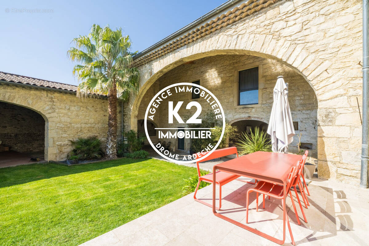 Maison à MONTELIMAR