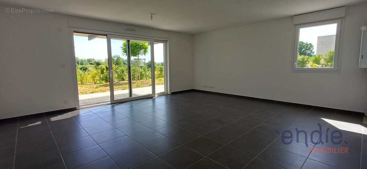 Appartement 3 pièces de 77,20 m² avec terrasse de 55 m² et jardin privatif de 146 m² - photo 7