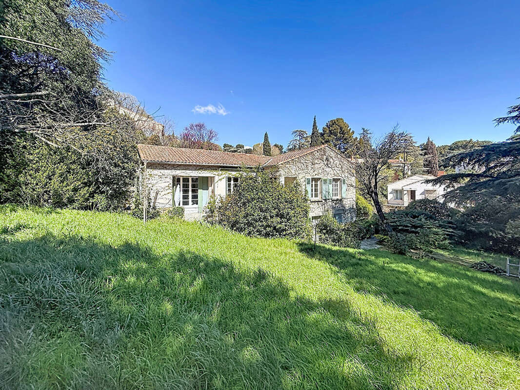 Maison à VILLENEUVE-LES-AVIGNON