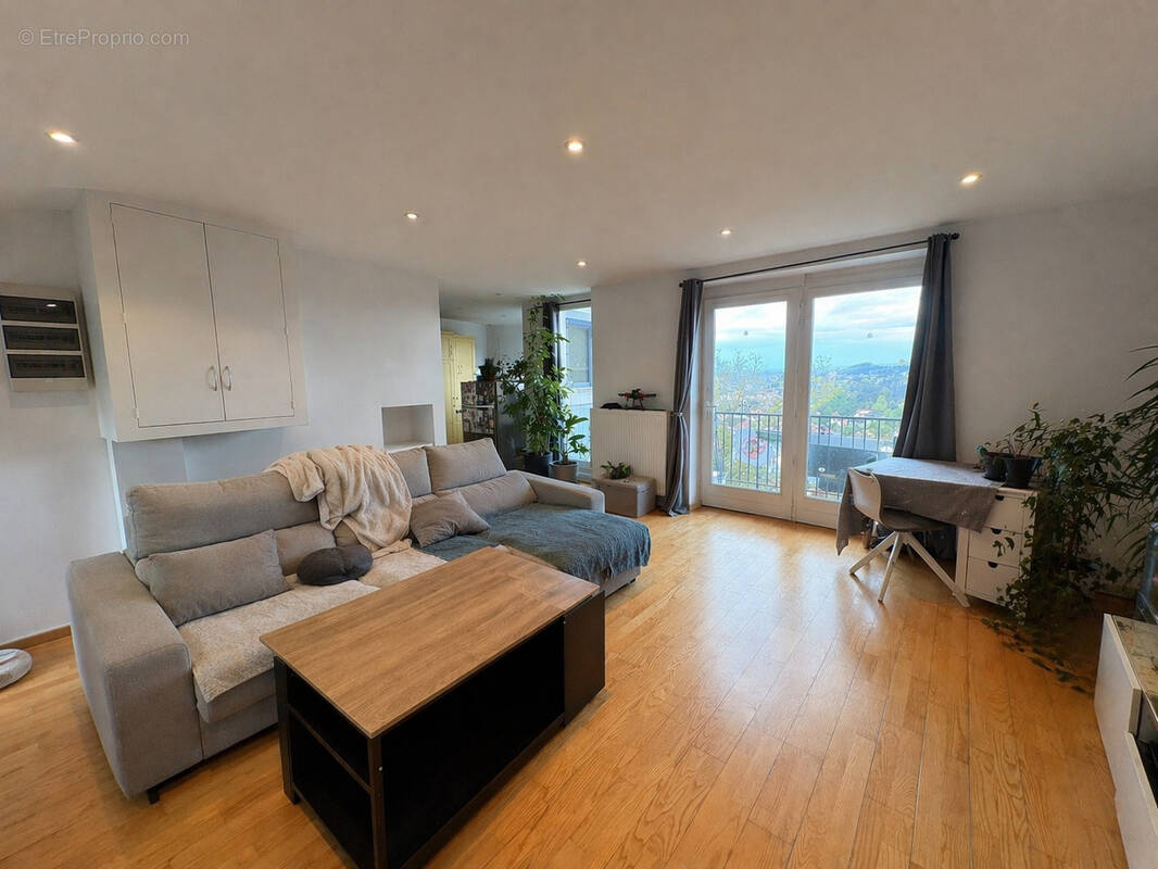 Appartement à SORBIERS