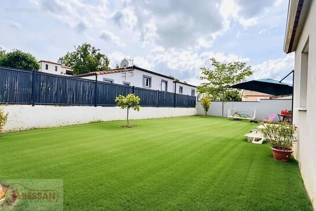 Maison à ALLEGRE-LES-FUMADES