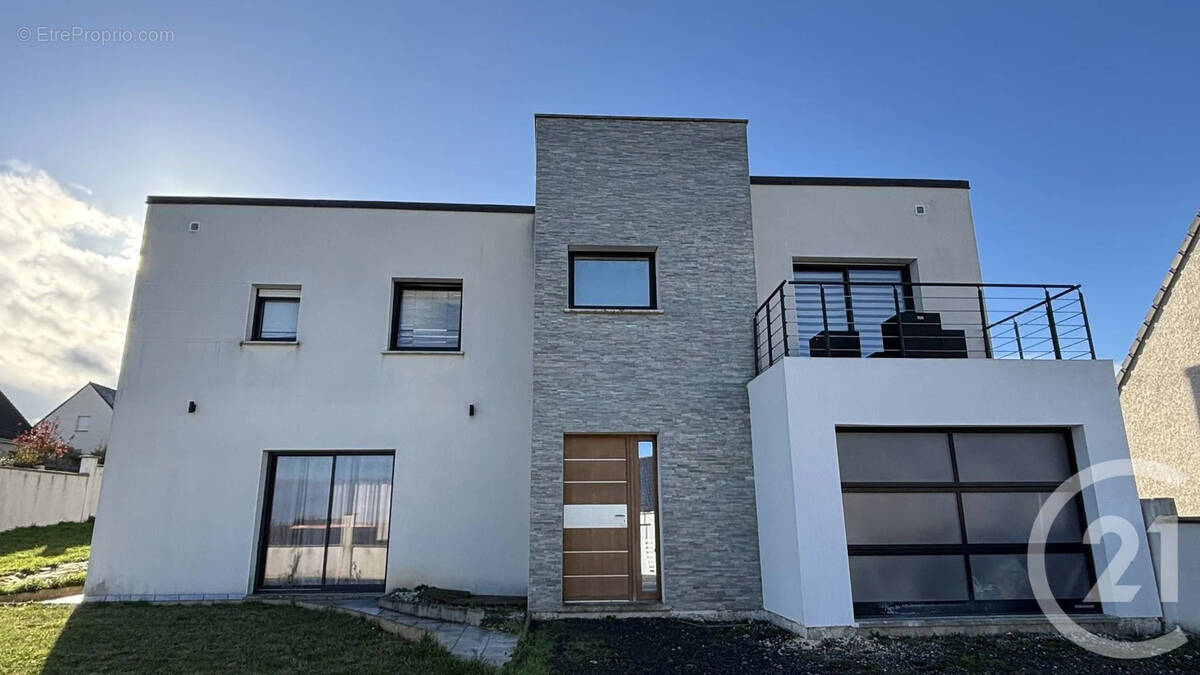 Maison à SAINT-QUENTIN