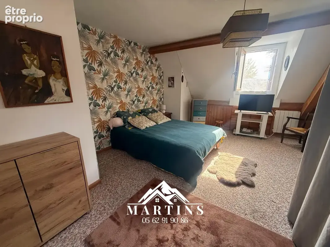 EXCLUSIVITE / ARGELES-GAZOST - Centre-ville - Maison édifiée sur 3 niveaux de 135m2 habitables + jardinet. - photo 11