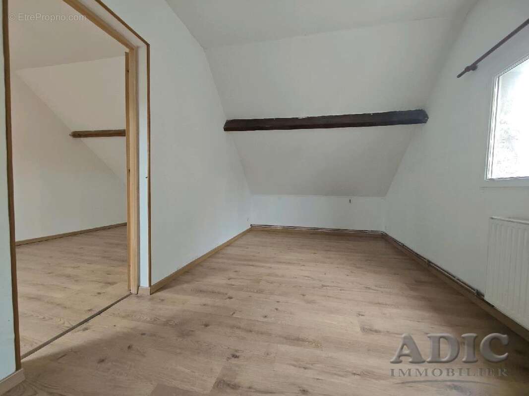 Maison à VER-SUR-LAUNETTE