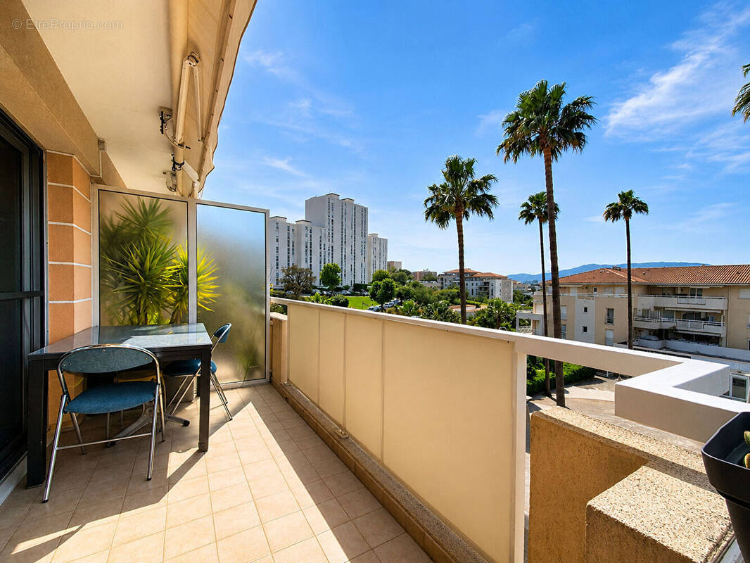 Appartement à LE CANNET