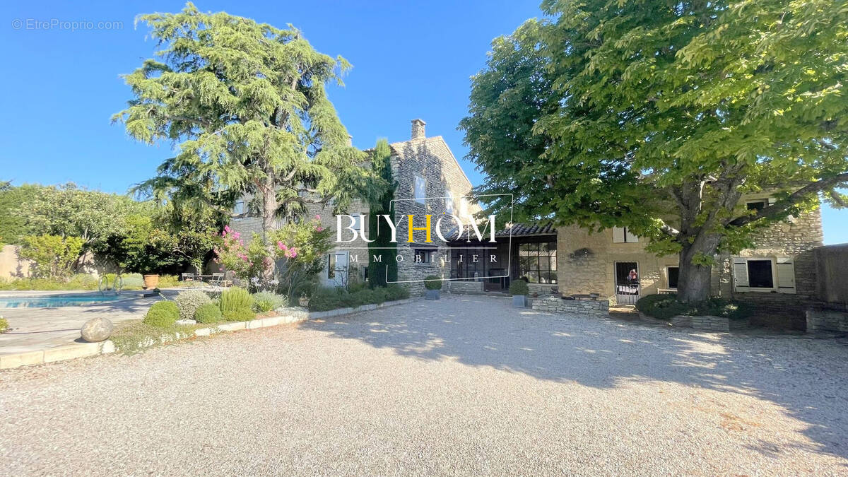 Maison à GORDES