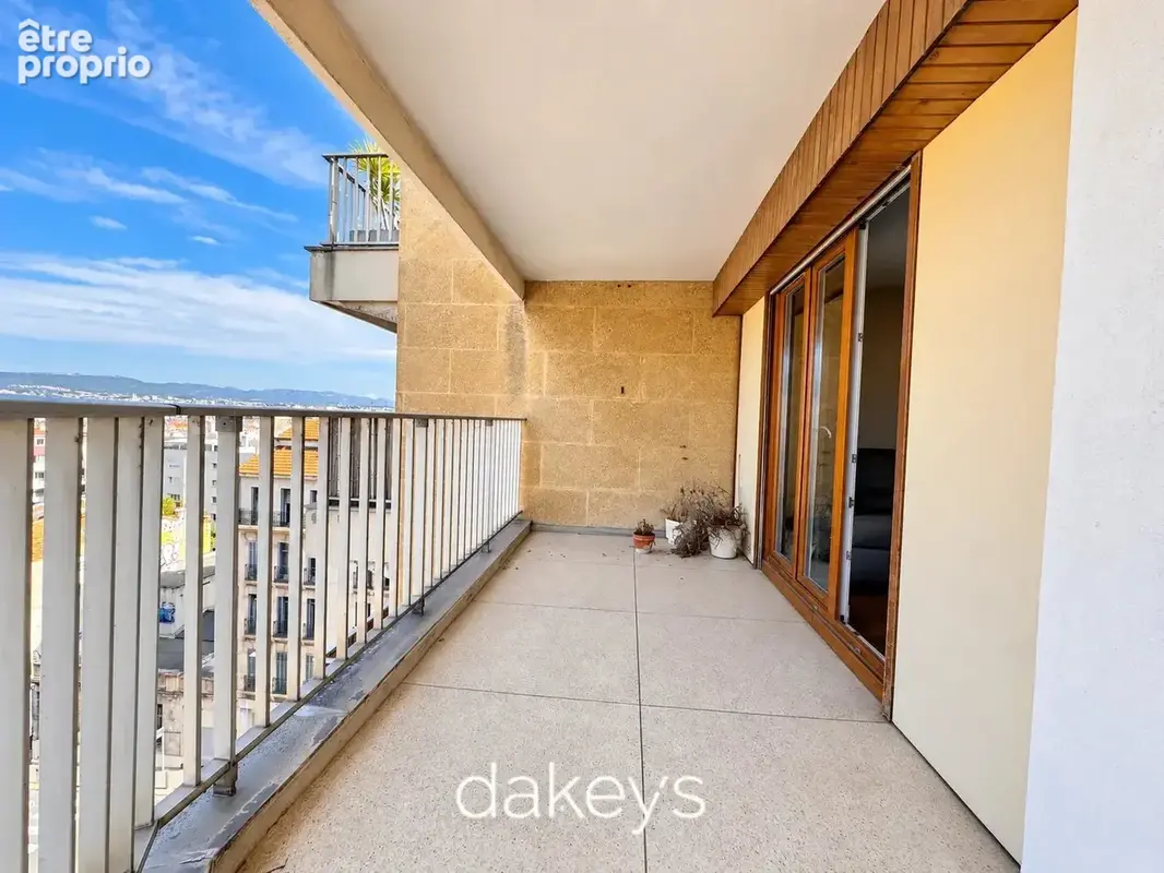 Bas de vauban / breteuil – 71 m² avec terrasse 16 m² – vue exceptionnelle notre-dame - photo 3