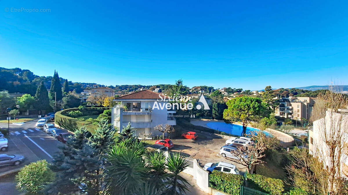 Appartement à MOUGINS