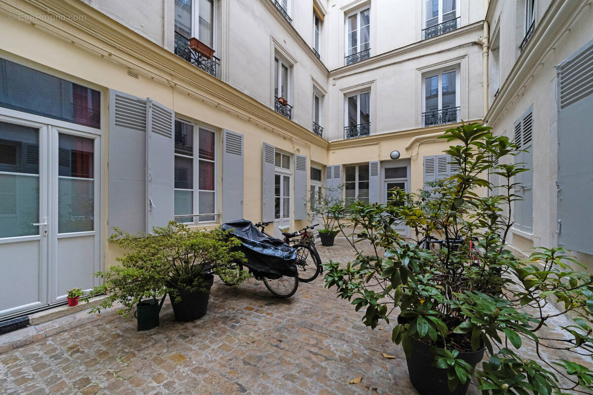 Appartement à PARIS-11E