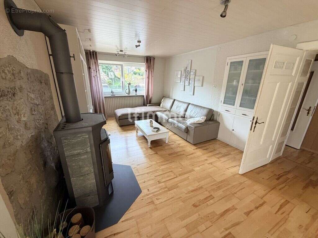 Maison à CHATEAU-ROUGE