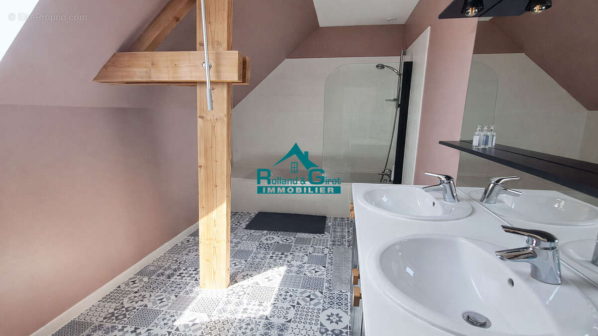 Maison à CHASNE-SUR-ILLET