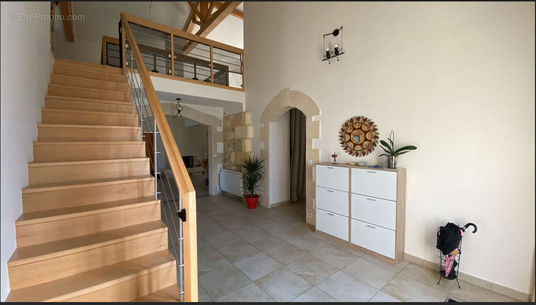 Maison à SAINT-CHRISTOLY-DE-BLAYE