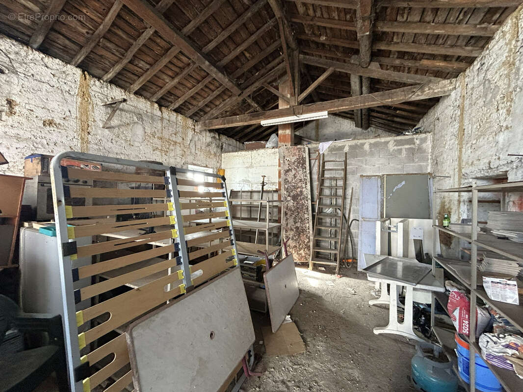 Commerce à VILLARS-LES-DOMBES