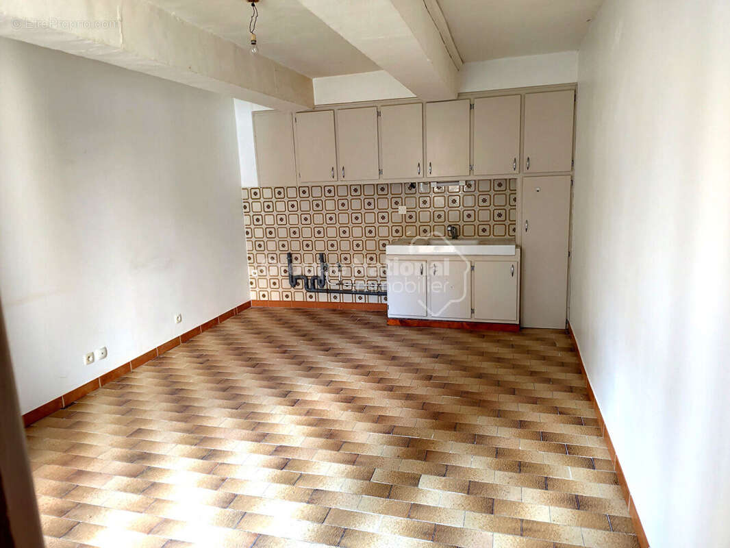 Maison à VIOLES