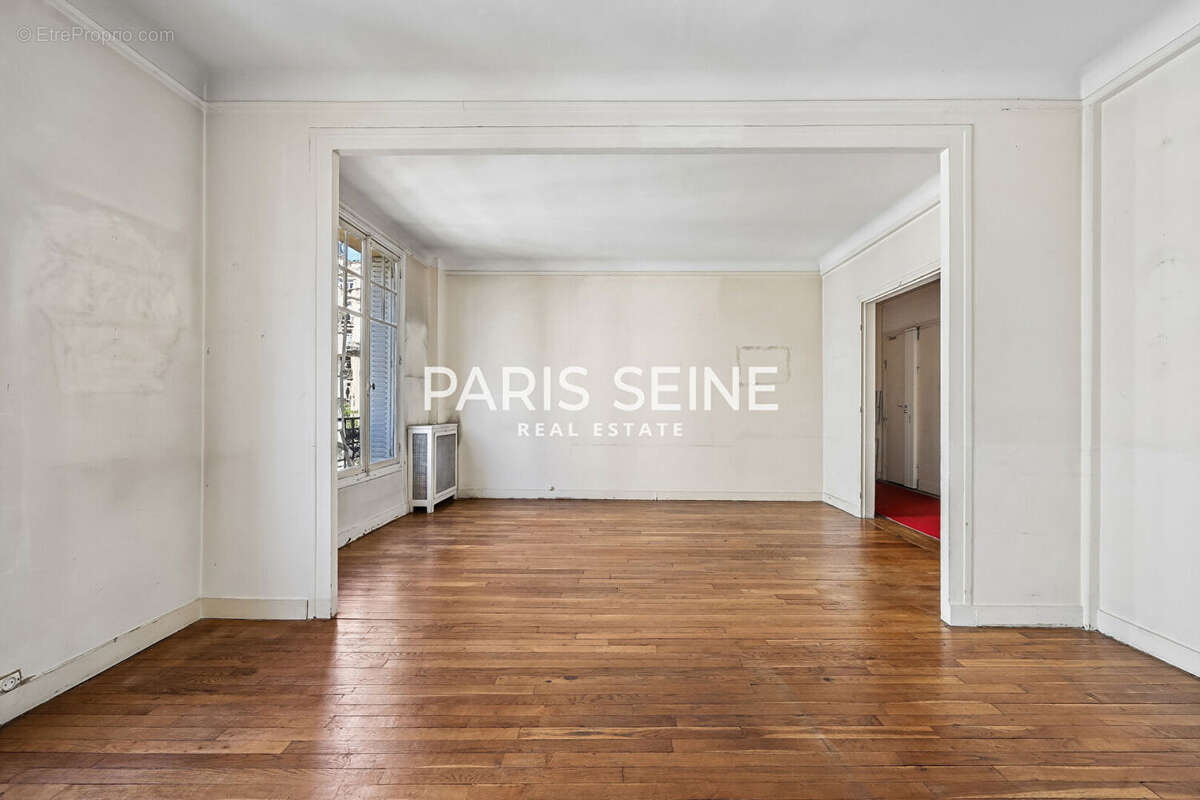 Appartement à PARIS-15E