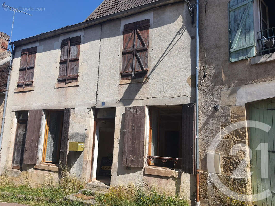 Maison à VARZY